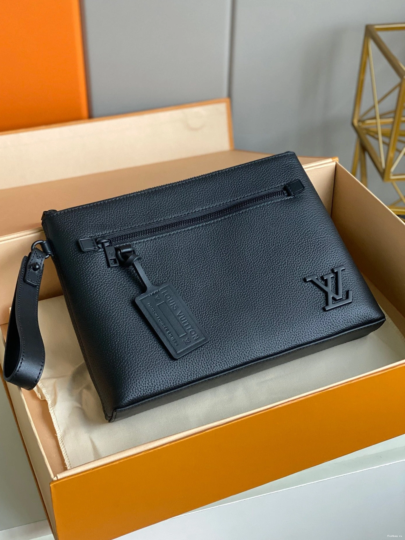 First bag ru LOUIS POUCH IPAD VUITTON 0716
